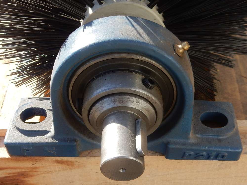 Bürstenprofile und Bürstendichtungen für industrielle Anwendungen Bürstenprofile und Bürstendichtungen für industrielle Anwendungen