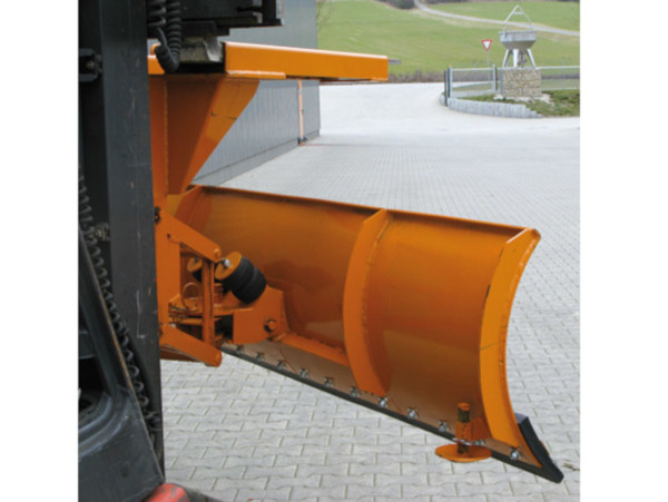 Schneepflug 2073 mit Einfahrtaschen für den Stapler oben