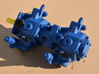 Bosch Rexroth P2V7 R900555744 Hydraulik Pumpenkombination Doppel Flügelzellenpumpe Bosch Rexroth P2V7 R900555744 Hydraulik Pumpenkombination Doppel Flügelzellenpumpe