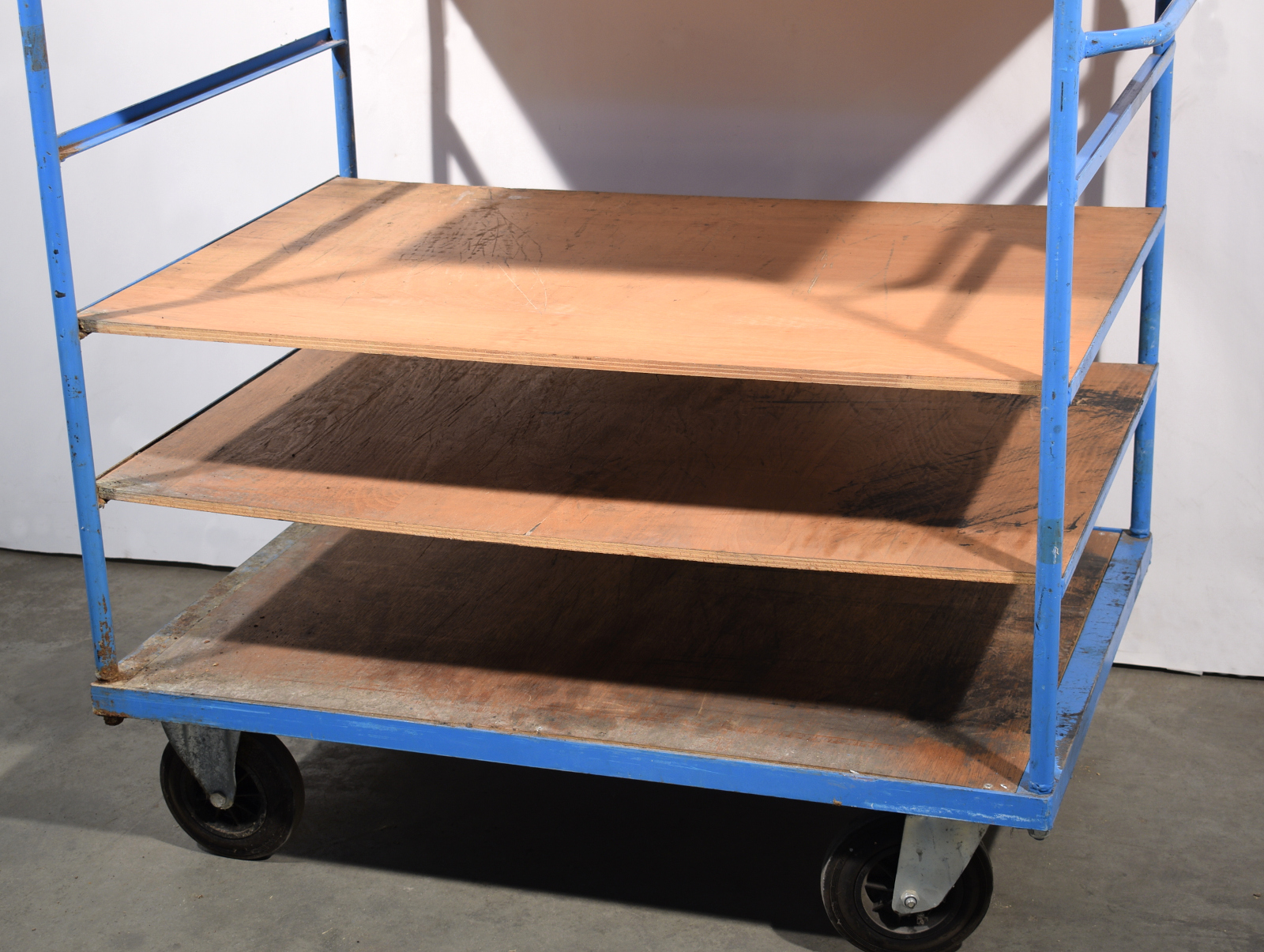 Etagenwagen Hoch 177cm - Rollwagen Mit 4 Böden In Enzianblau RAL5010