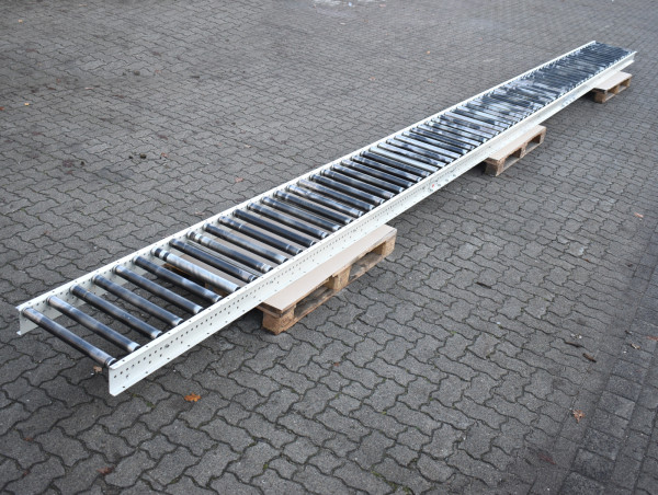 Schwerkraftrollenbahn Laenge 9.000 mm Foerderstrecke Foerderbahn Rollenbahn