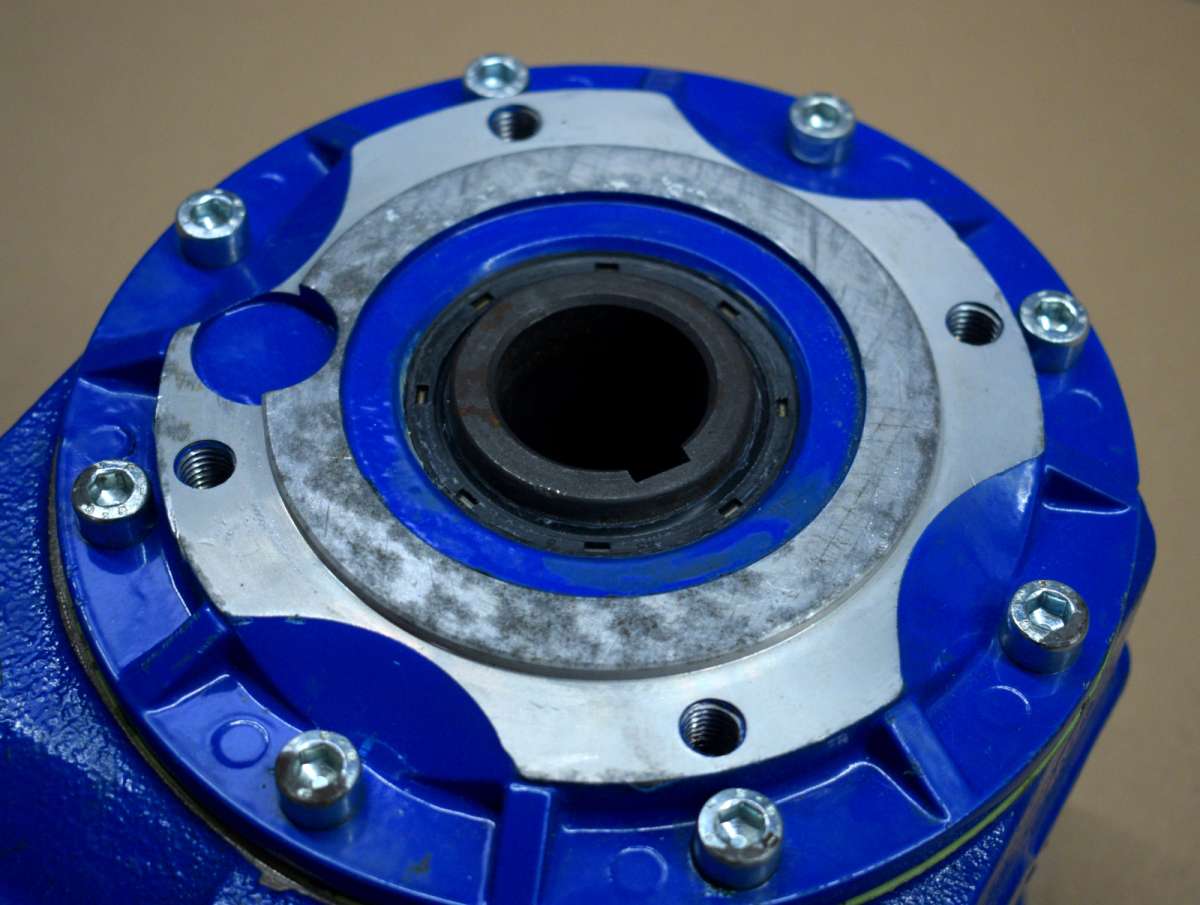 Produktbild von Winkelgetriebe Schneckengetriebe 1:20 – 8 Mm Welle, Rechtwinkliges Kegelradgetriebe, Für Drehmomentlenkung & Heimwerkerprojekte (Stahl, 90° Winkel)
