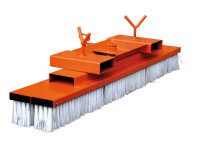 Eichinger Kehrbesen 2077 in orange pulverbeschichtet  Eichinger Kehrbesen 2077 in orange pulverbeschichtet