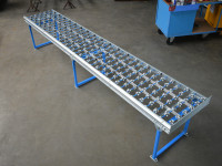 Röllchenteppich Röllchenbahn Förderstrecke Tisch Allseitenrolltisch Stahl verzinkt Röllchenteppich Röllchenbahn Förderstrecke Tisch Allseitenrolltisch Stahl verzinkt