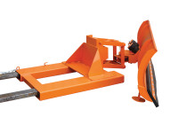 Eichinger Schneepflug mit Einfahrtaschen unten 2073 in orange pulverbeschichtet Eichinger Schneepflug mit Einfahrtaschen unten 2073 in orange pulverbeschichtet