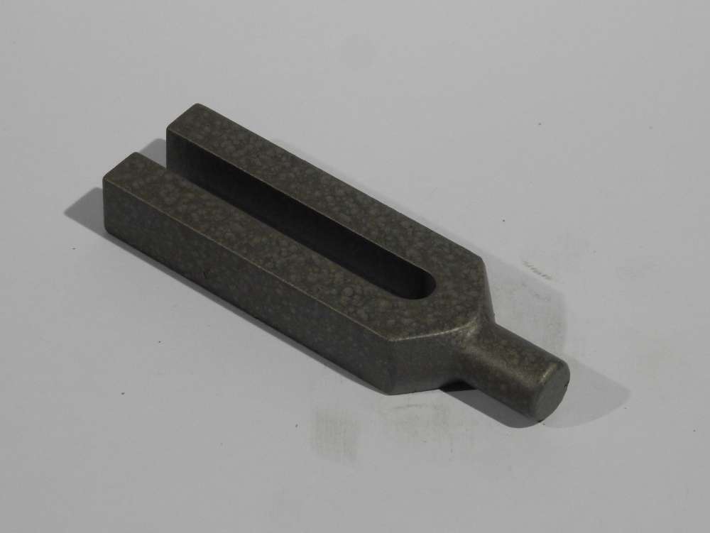 Format Spanneisen DIN6315GN – 9x100 Mm, Gabelspanneisen Mit Nase Aus Vergütungsstahl