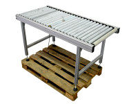 Rollenbahn Förderstrecke angetrieben L1.445 mm Förderbreite 585 mm 0,25 m/s Rollenbahn Förderstrecke angetrieben L1.445 mm Förderbreite 585 mm 0,25 m/s