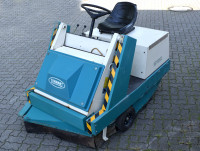 Tennant Aufsitz-Kehrmaschine  Tennant Aufsitz-Kehrmaschine