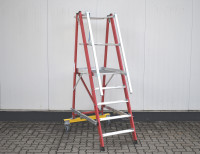 Günzburger Steigtechnik036305 GFKAlu fahrbar 5 Stufen, Plattformleiter 3,15 m Arbeitshöhe, 150 kg Günzburger Steigtechnik036305 GFKAlu fahrbar 5 Stufen, Plattformleiter 3,15 m Arbeitshöhe, 150 kg