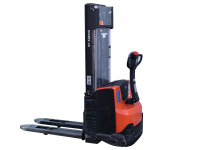 BT Deichselstapler SWE120 Hochhubwagen 1.200 kg Elektro-Stapler Hub 2.900 mm BT Deichselstapler SWE120 Hochhubwagen 1.200 kg Elektro-Stapler Hub 2.900 mm